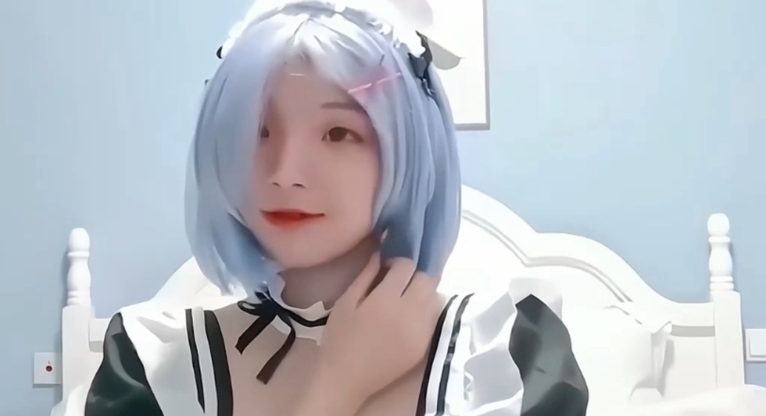 女仆  装 ^骚穴塞水晶棒 疯狂自慰喷水内射